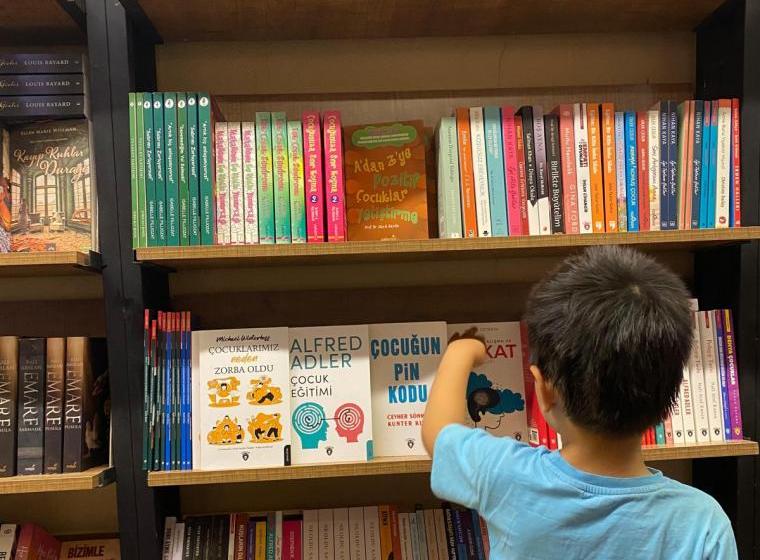 Ebeveynlik Yolculuğunda En İyi Rehber: Doğru Ebeveynlik Kitabını Bulmak